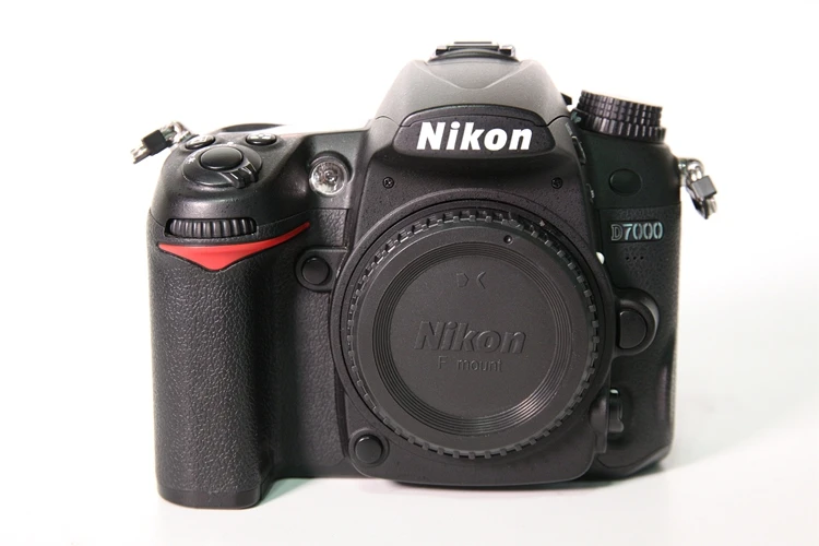 Использованная камера Nikon D7000 16.2MP DSLR с 2 4-дюймовым ЖК-дисплеем - Цена: 24 700,49 руб.