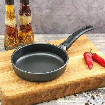 

Frying pan 14 cm "Navin", non-stick coating, bakelite handle