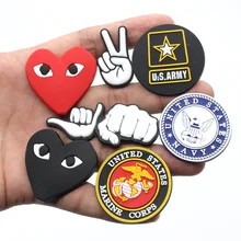 Breloques de chaussures en PVC, 1 pièce, logo de mode, dessin animé, bricolage, sabots en forme de crocodile, décorations à boucle, cadeaux de noël pour enfants et adultes, tendance 