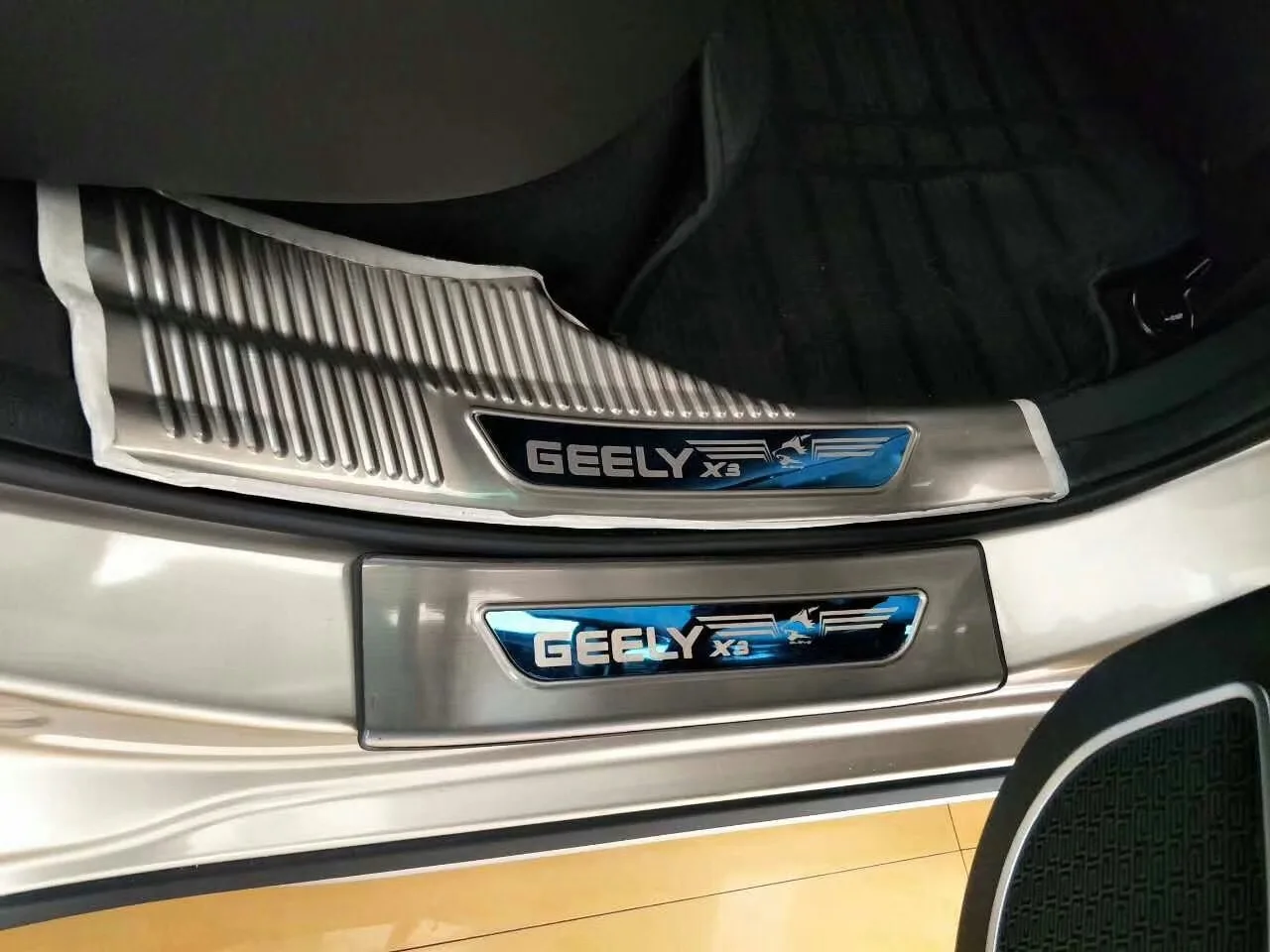 Geely Vision X3 переключатель стеклоподъемника Sequin Vision X3 в подлокотник Vision X3 только модифицированный