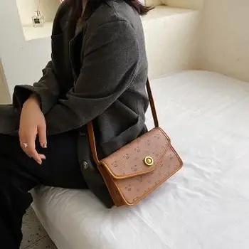 

2019 New Embroidery D word leather high-quality big-name bag oblique bag satchelAAA110