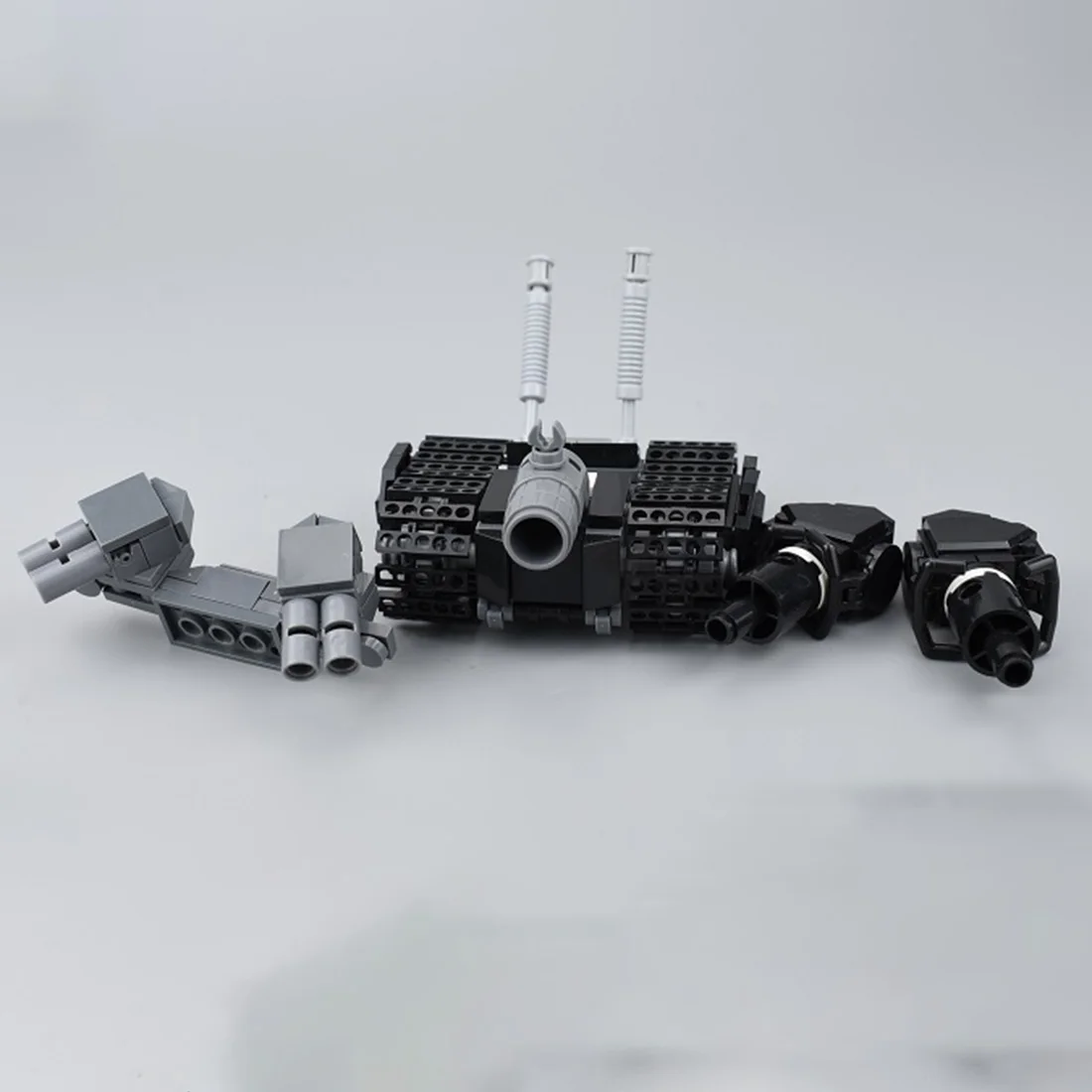 

215Pcs STEM MOC Fighting Pig Tank Equipment Model Small Particle Building Blocks Educational Toy Set