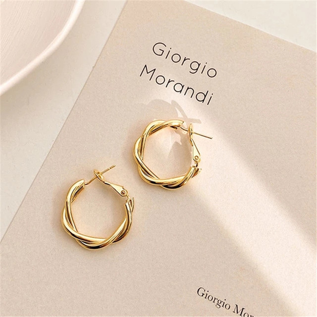Fashion Distortion Interweave Twist Metal Circle Geometric Round Hoop Earrings for Women Accessories Retro Party Jewelry