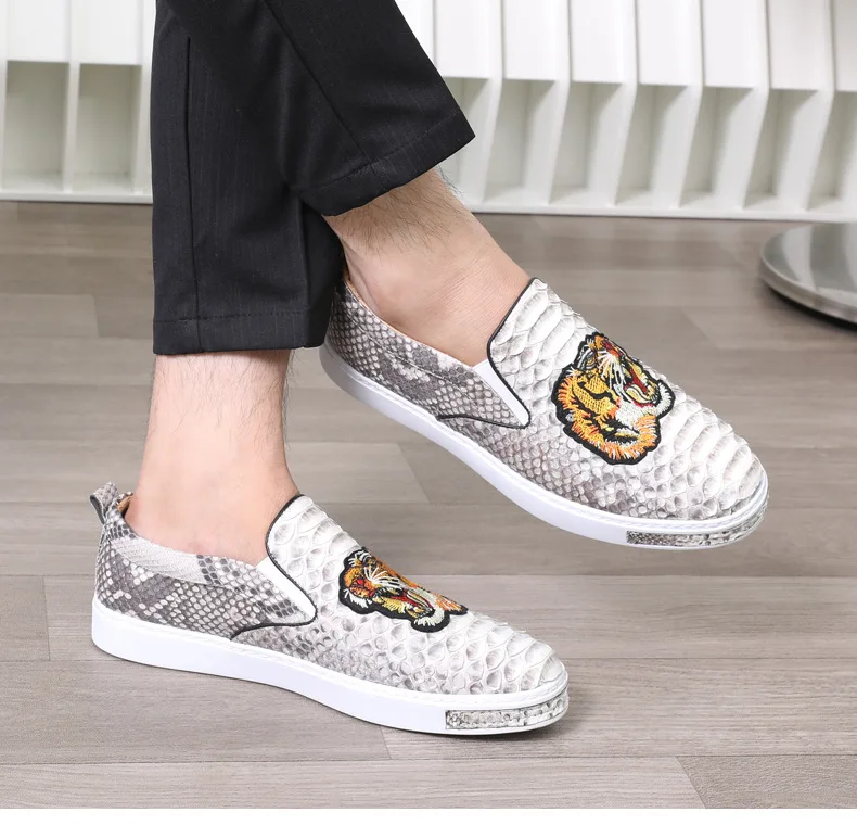 Fashion embroidery pattern Python skin Quality Handmade Leisure Shoes for men bespoke Light luxury sneakers Flat sport shoes