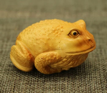 

CQ042 - 2" Hand Carved Boxwood Netsuke Figurine Carving: Big Frog Toad