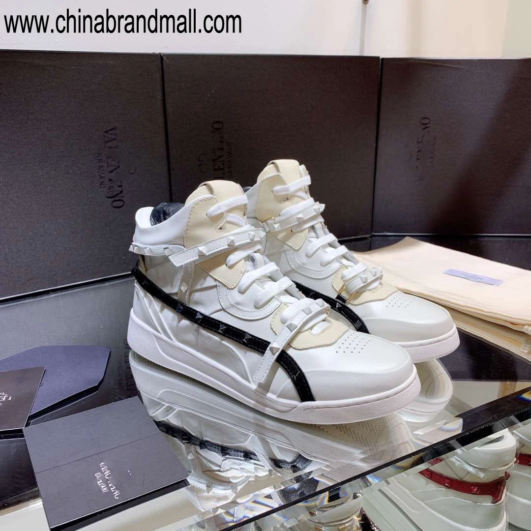 

19ss early spring new heavy rivet high-end leisure shoes original perfect last shape. perfect workmanship. deduce the perfect ch