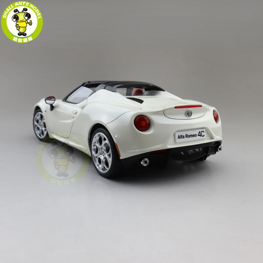 1/43 TSM アルファロメオ 4C スパイダー 2016 フジホワイト 1/43 TSM アルファロメオ 4C スパイダー 2016 フジホワイト 1/43 TSM