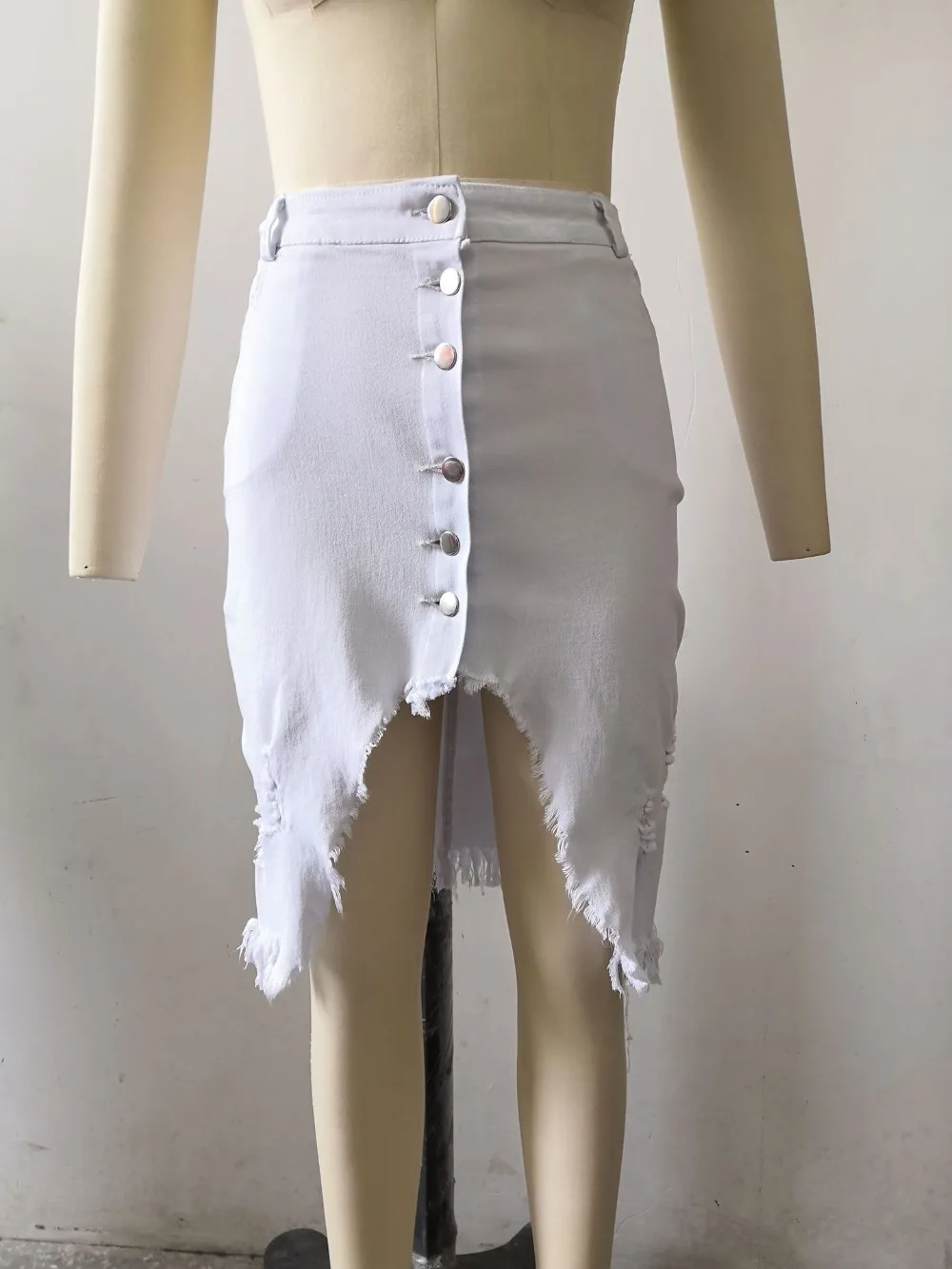 15834595366_1729601586