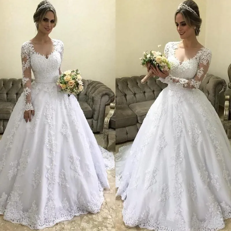 Платье свадебное с длинным рукавом v-образным вырезом и шлейфом 2019 | Свадьбы