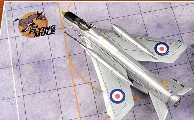 Корги Описание BAC Lightning F.6 XP770/D RAF NO.56 KR770 1/72 литья под давлением модель самолета