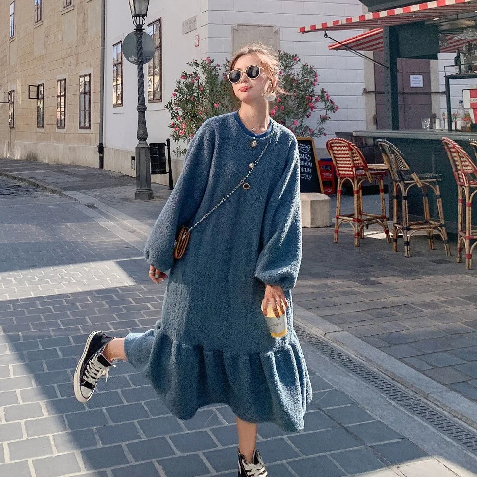 

Photo Shoot CHIC Vigorous GIRL'S Blue Granule Plush Loose-Fit Long Crew Neck Single Breasted Flounced Dress Autumn