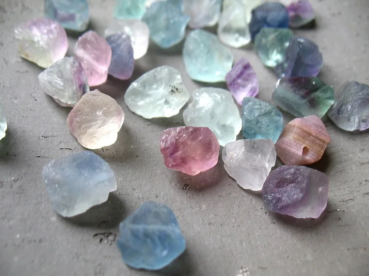 

Natural Fluorite Rough Healing Stone Green Blue Colorful Crystal Mineral DIY Making Necklace Bracelet Beads Has Been Punched