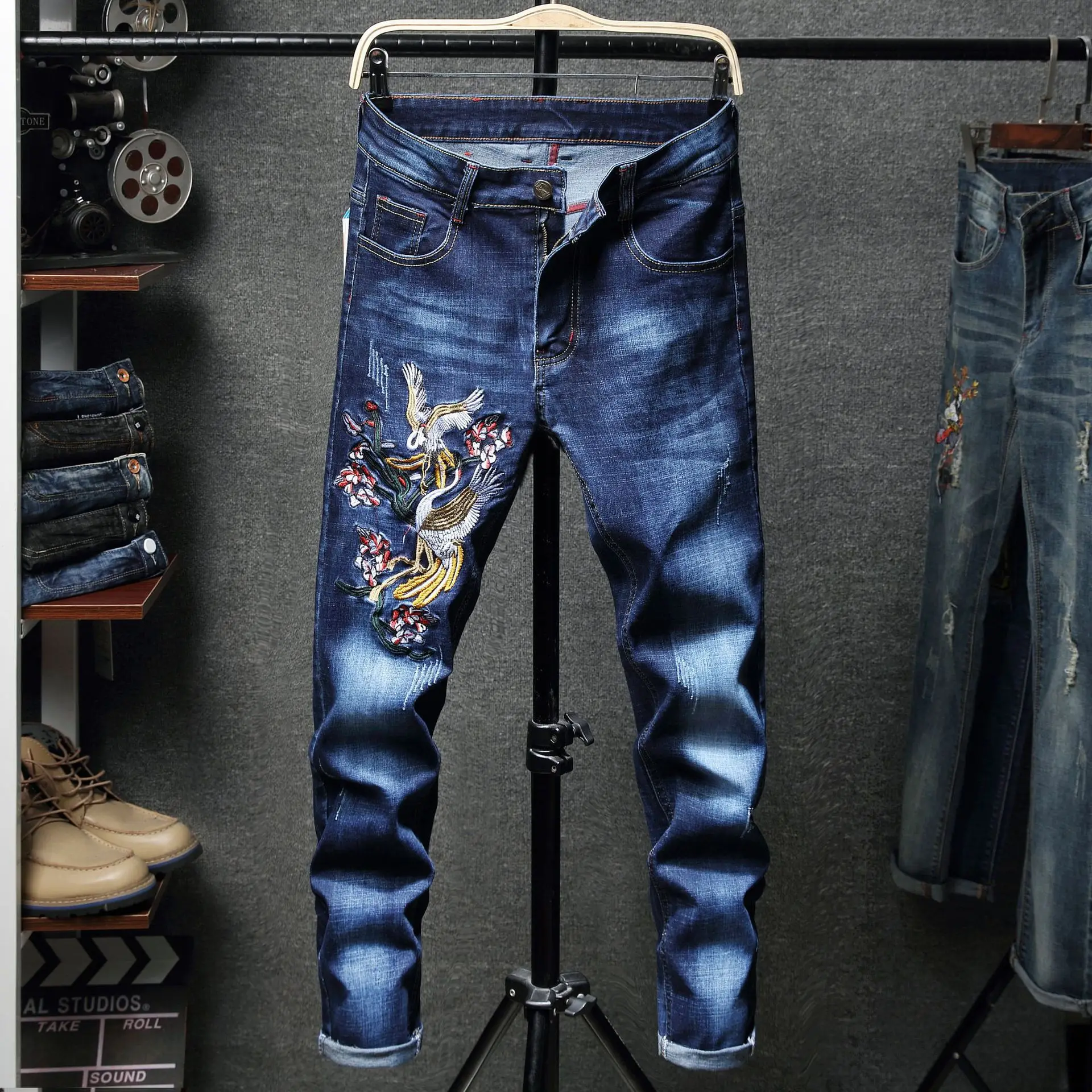 

Men’s Slim-fit Scratched&Washed Denim Pants,Korea Version Stylish Embroidery Jeans,Classic Black&Blue Color,Youth Must;