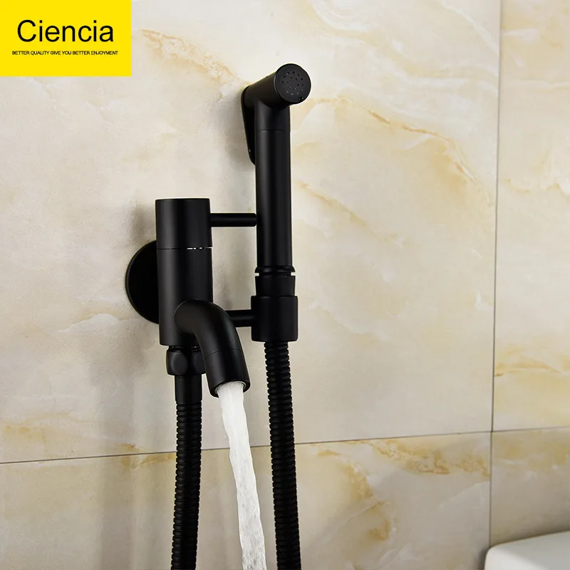 

Copper Supercharge Split Faucets Health Faucet Toilet Developing Nozzle Chamber Pot Partner Black And White with Pattern Chamber