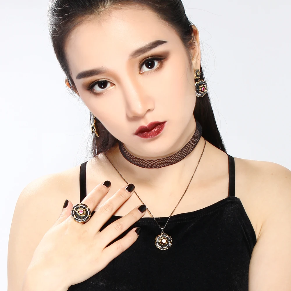 black flower ring (3)