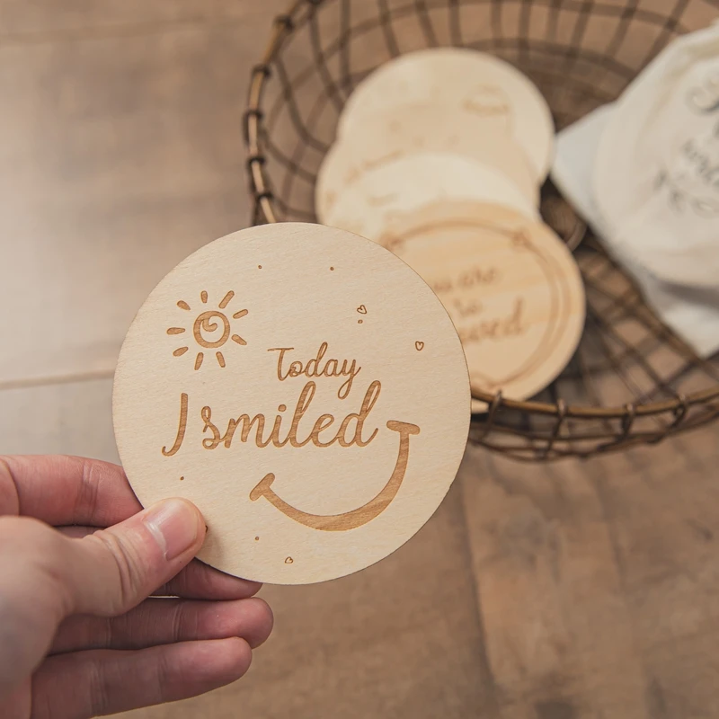 Carte di pietra miliare mensile per bambini in legno Fiori