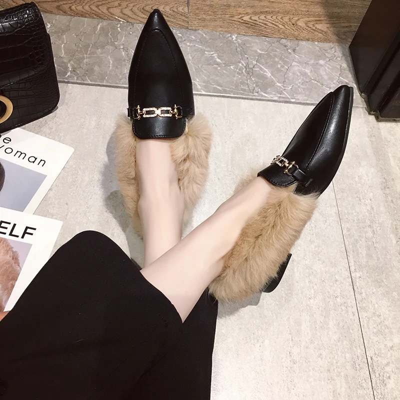 

2019 new wearing a pointed rabbit fur plus velvet flat Muller lazy peas shoes women