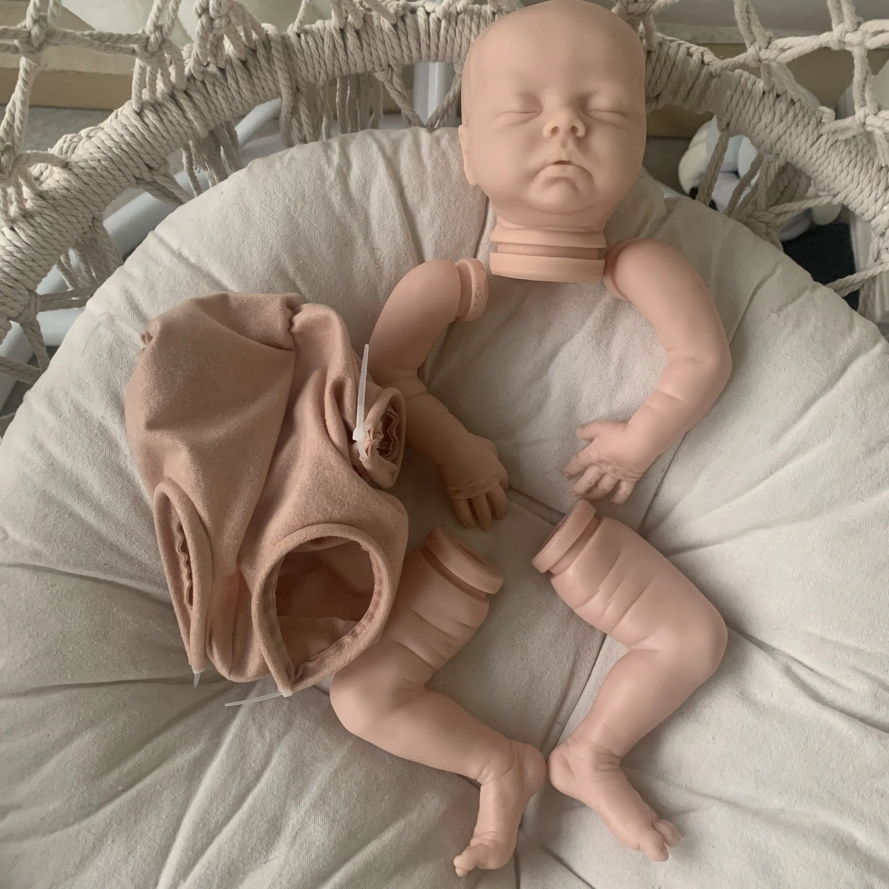 NPK 18inch Reborn Doll Kit Delilah Lifeike fresh color Soft DIY Doll Parts 2
