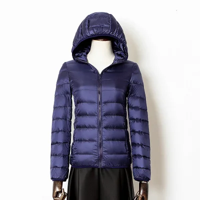 Navy blue Hooded Размера плюс Для Женщин Легкая зимняя куртка-пуховик пальто 90% Белое пуховое пальто леди Зимнее пальто с капюшоном с длинным рукавом, тонкий теплый зимнее пальто - Цвет: Navy blue Hooded
