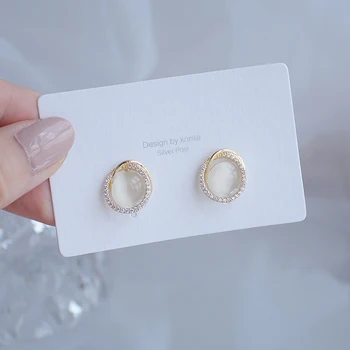 

2020 New Arrive Fashion Inlaid Cat Eye Globe Shape Earring for Women Exquisite Tiny Zirconia Stud Earring Daily Brincos Bijoux