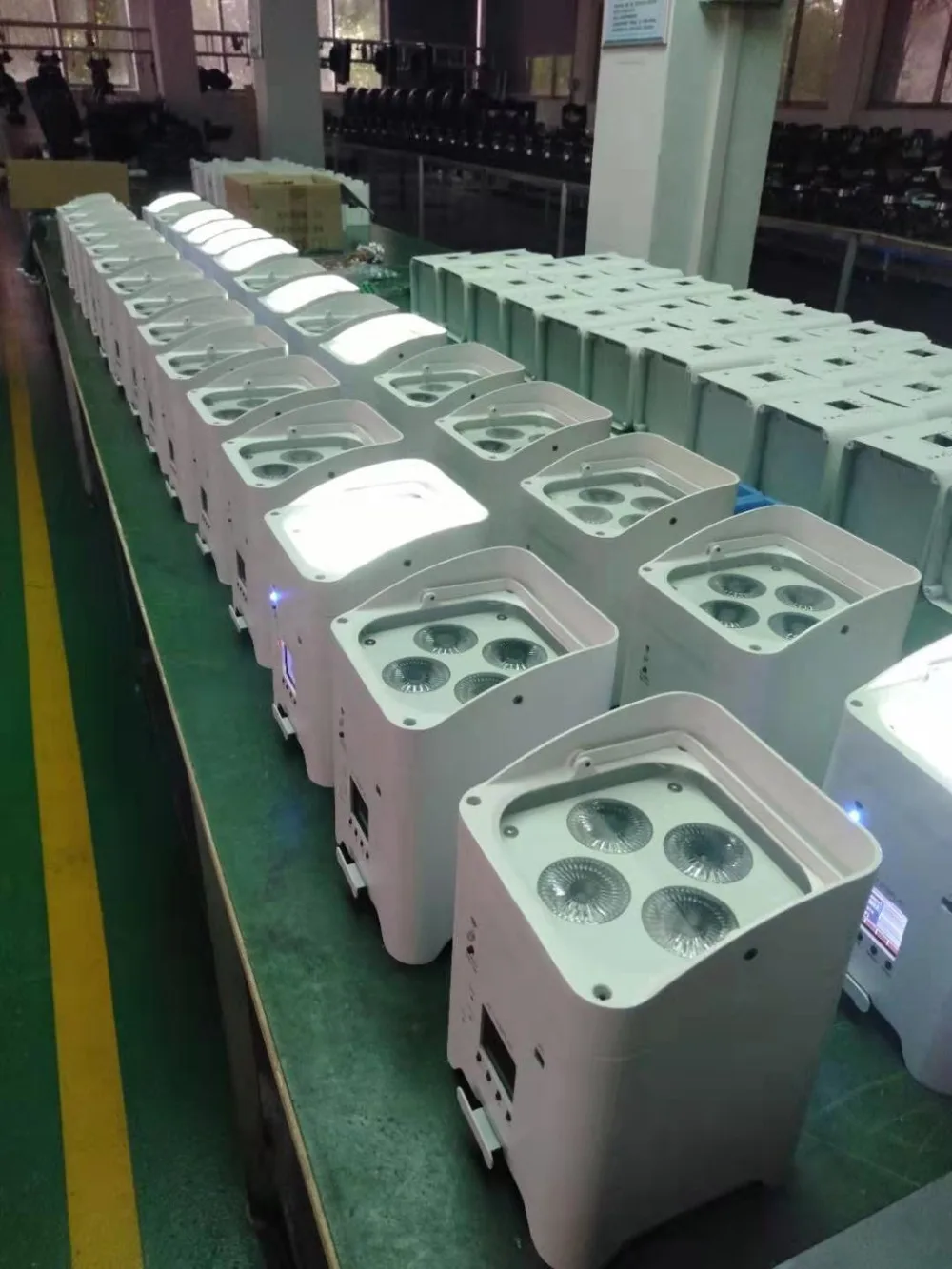 Сценический светильник ing перезаряжаемый светильник 8 шт. с flycase 6x18 Вт Беспроводная батарея led par вечерние светильник