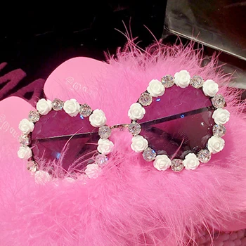 

Round Handmade Carving Diamond Flower Sunglasses Women Frame Tide Sunglass Vintage Baroque Retro Sun Glasses Oculos Feminino