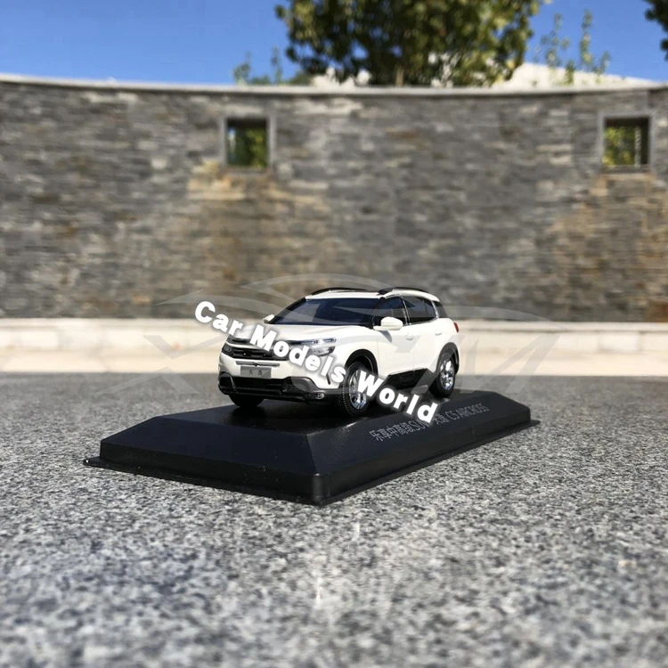 Литье под давлением модель автомобиля для C5 Aircross внедорожник 1:43(белый)+ маленький подарок