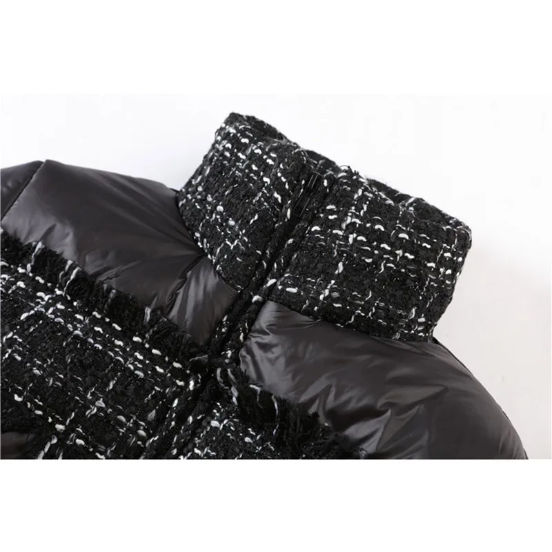 Женская твидовая куртка на молнии черная теплая клетчатая с высоким воротником и