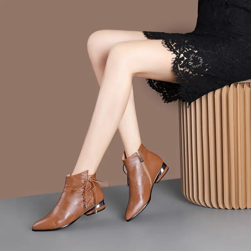 brown ZVQ/модные офисные ботиночки; сезон осень-весна; женская обувь на плоской подошве; Ботильоны на молнии, украшенные кружевом; цвет красный, черный, коричневый - Цвет: brown