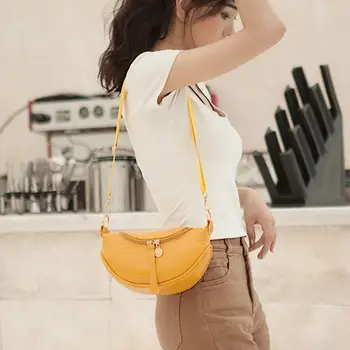 

2020 New Crocodile Pattern Women Handbag Fashion Women Zips Semi-circular Shell Mini Crossbody Bag Saddle Shoulder Crossbody Bag