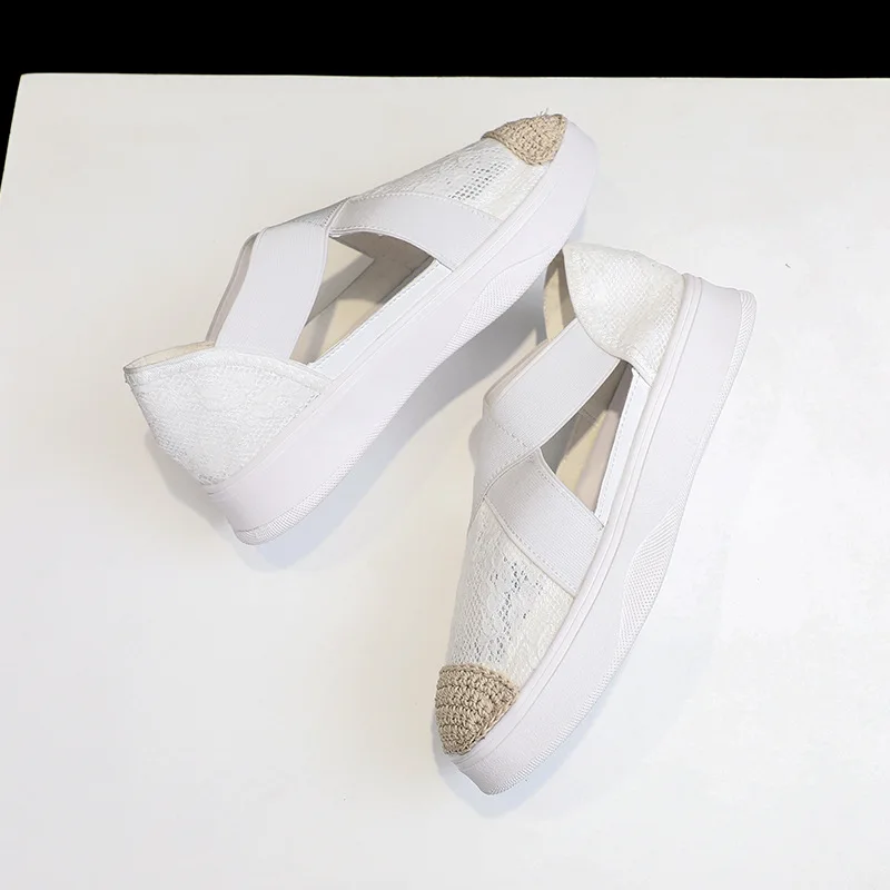 Summer New Hot Korean Version Of The Fairy Wind Wild Comfortable Casual Baotou Lace Round Head Women's Sandals