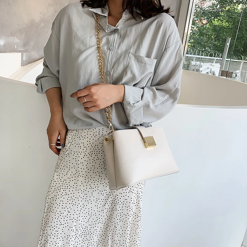 

Net Red Bucket Bag in Summer 2019Chain Korean version of simple Joker fashion small fresh slung shoulder bag