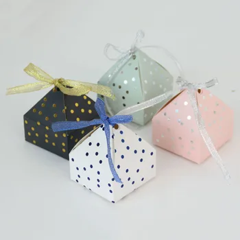 

50pcs Cute Pyramid Favor Box and Bags Sweet Gift Candy Boxes With Ribbon Wedding Birthday Guests Favors Event Party Decoration