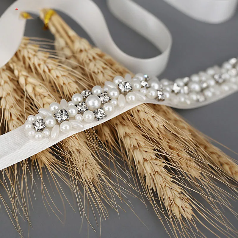 Noble Wedding Belt Bridal Satin Belts For Dresses With Rhinestones And Pearls Wedding Belt Thin Crystal Belt For Girl Dress Up - Цвет: White