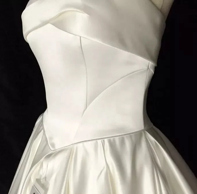 Alilove Stain/A Line/Strapless/White/Bridal/Simple/New/Style/Backless/Big Size/Bride Wedding Dress Sleeveless/Lace/Women/Luxury