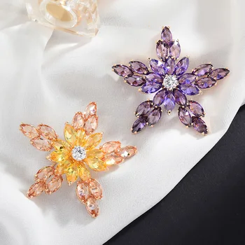 

2020 New Arrival Fashion Yellow Purple Crystal Star Brooches For Women Brooch Pin Costume Suit Scarf Broche Decoration Jewelry