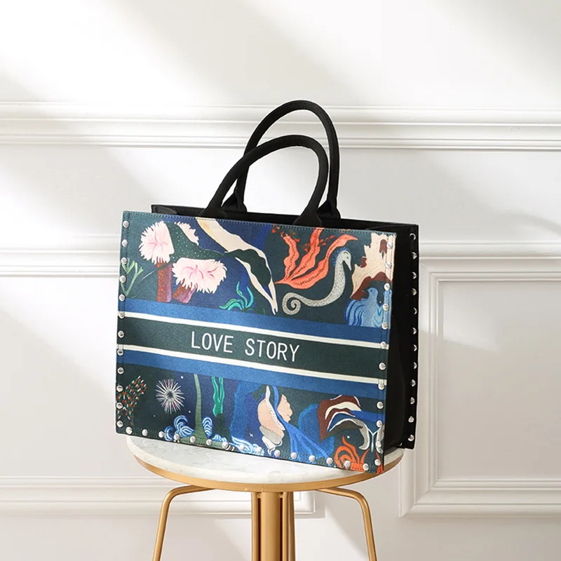 

Large Capacity Rivet Shopping Bag 2020 New Luxury Quality Female Bag Shoulder Handbag Fashion Printing Travel Bag Tote Bag GG CC