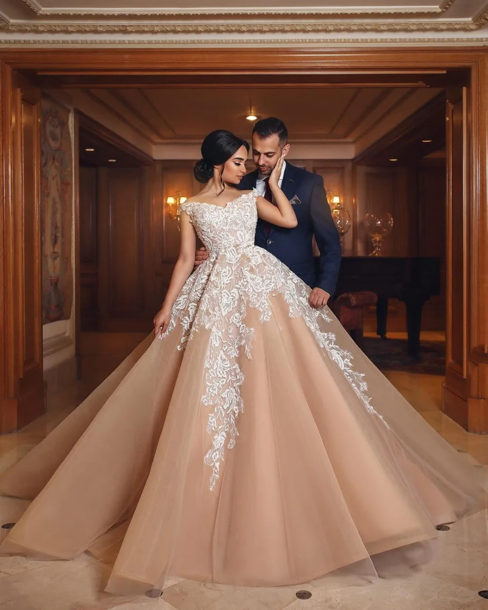 Off-the-shoulder Lace Evening Dress Princess Wedding Dress With Appliques (1)