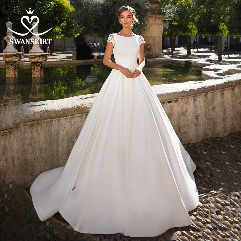 

Vintage Appliques Satin Wedding Dress Swanskirt GI01 Scoop Illusion A-Line Princess Court Train Bridal Gown Vestido de novia