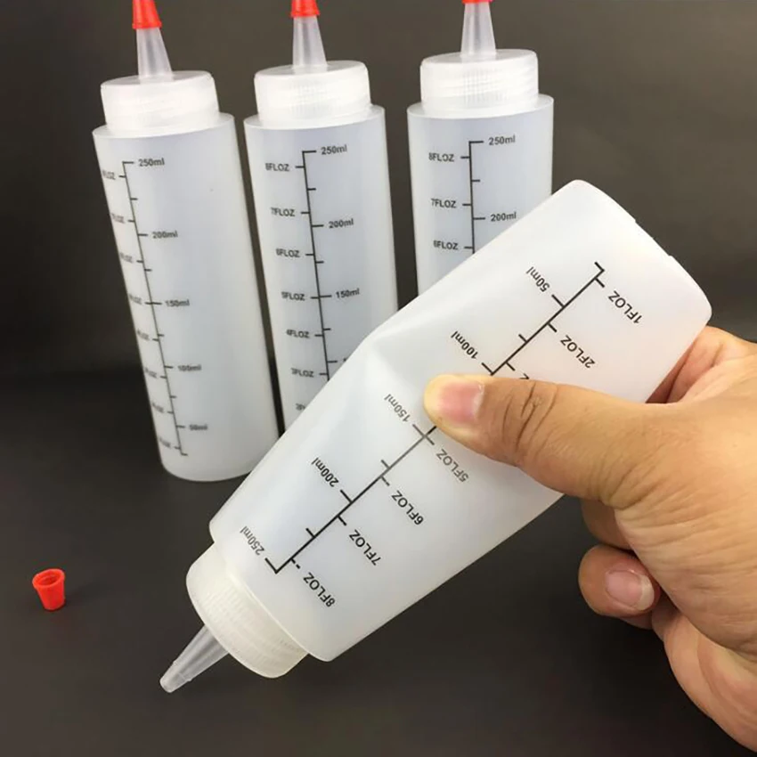 1PC 250ML Plastic Salad Squeeze Bottle Home Kitchen Gadget Squeezes Sauces Olive Oil Bottles With Scale Dressing Salad Tools