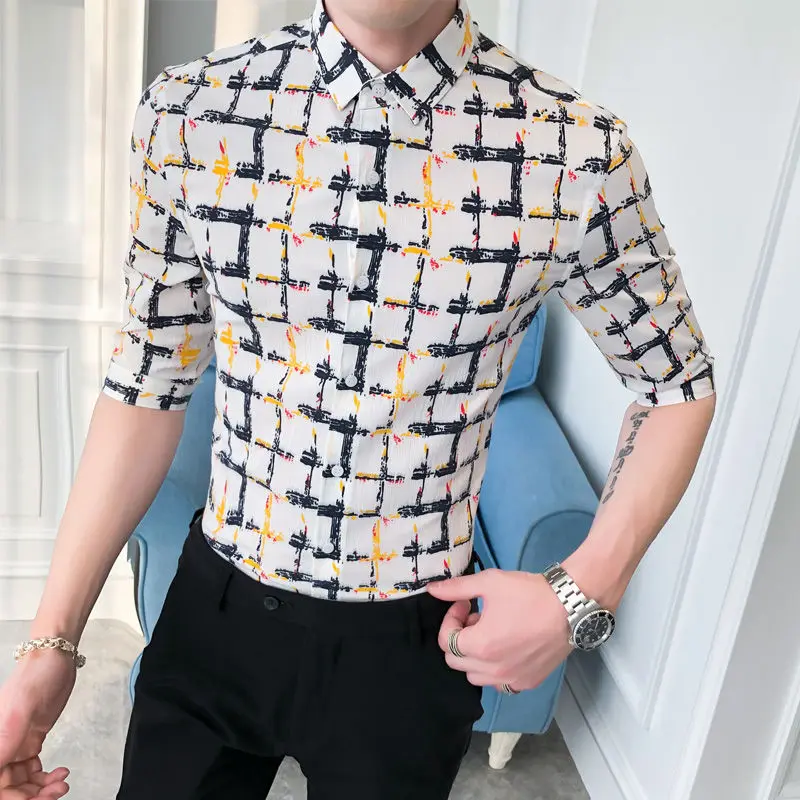 

Men's shirt 2020 spring and summer new handsome slim five-point sleeve flower shirt young personality fashion trend men's