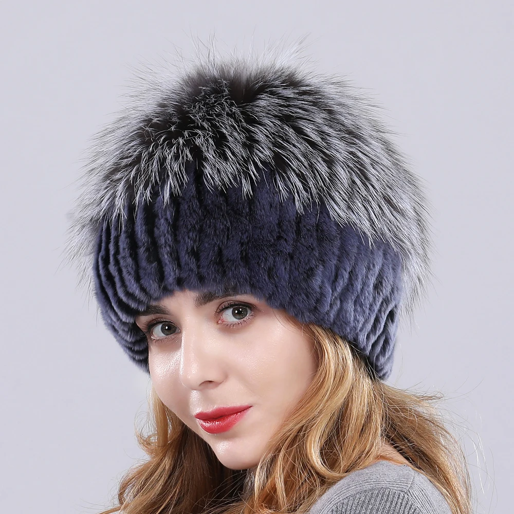 Новое поступление, женские пушистые меховые шляпки с серебряной лисой, женские зимние вязаные Настоящий мех кролика, шапка, модная Натуральная меховая шапка в полоску