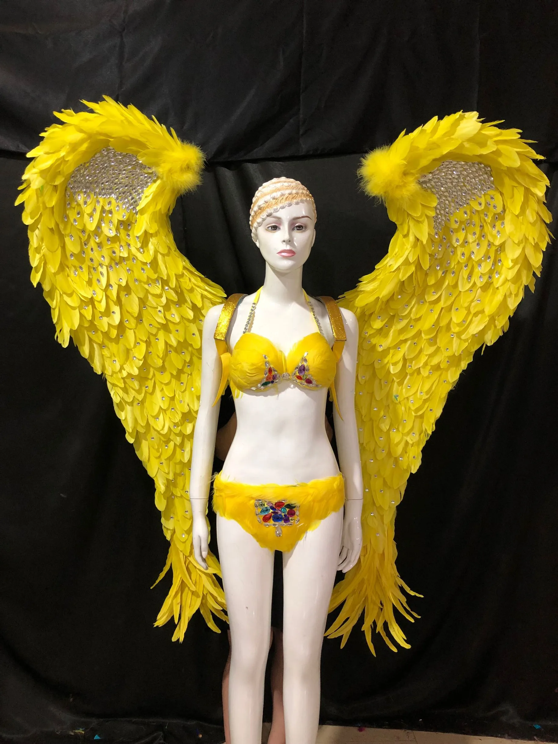 Latin dance Samba accessories Fashion exquisite headdress feathers Delicate dance shows accessories Samba clothing