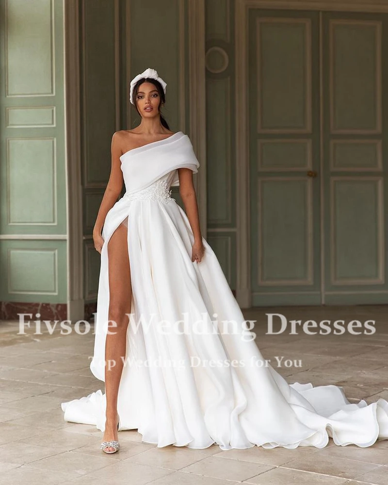 Fivsole Beach Wedding Dress One Shoulder Bow Back Boho Bride Gowns Sexy High Side Slit Bridal Dresses Wedding Party Gowns 2021