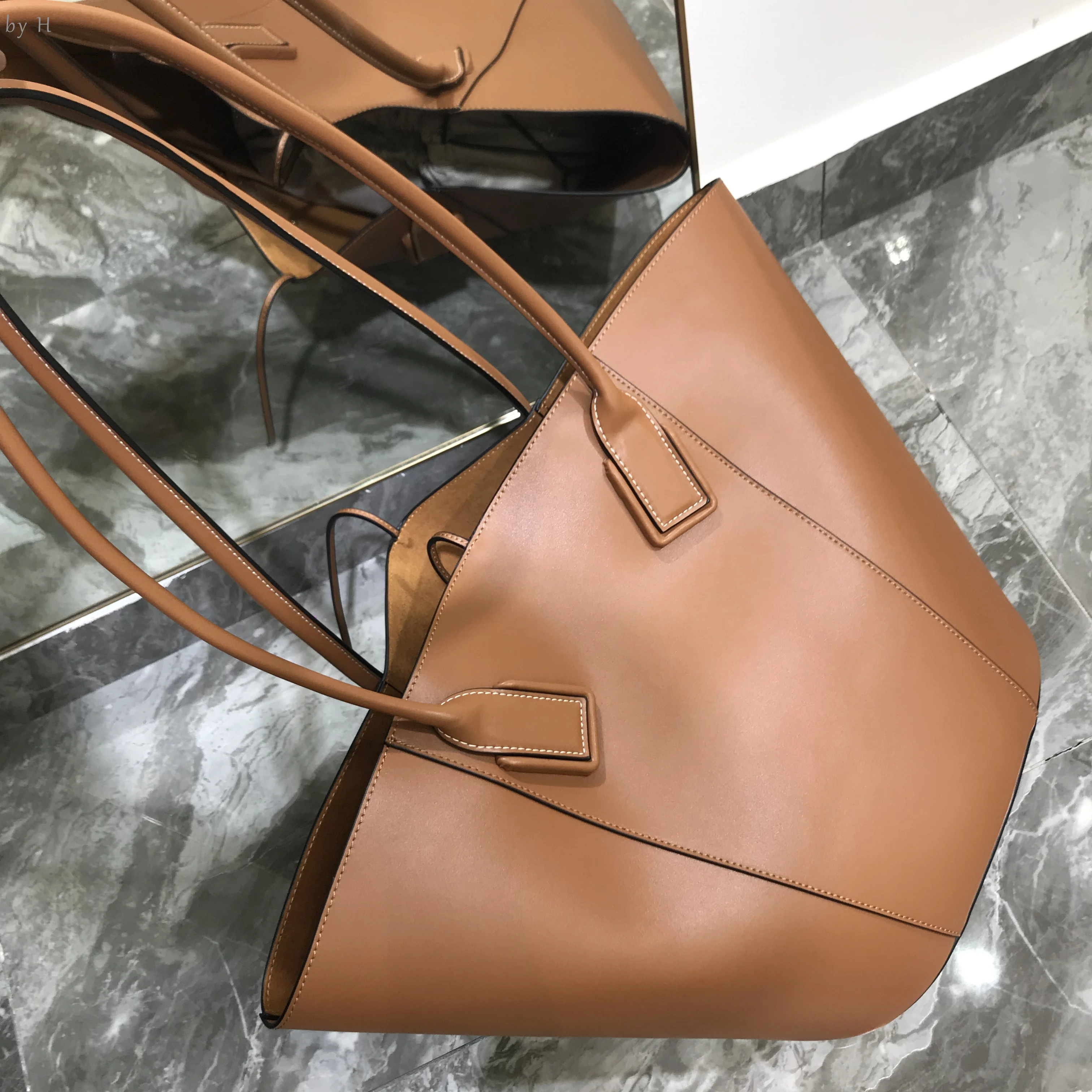 

by H Newest genuine leather basket bag big capacity shopping bag Autumn collection 2019 luxury designer womens tote bag vacation
