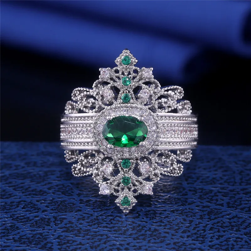 

Luxury Retro Palace Style Wedding Engagement Ring For Women Exquisite Green Crystal Zircon Ring Jewelry