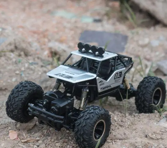 1/16 автомобиль с дистанционным управлением 4WD 4x4 модель внедорожника игрушка колеса питания для детей двойные двигатели музыкальные огни игрушки - Цвет: Sliver