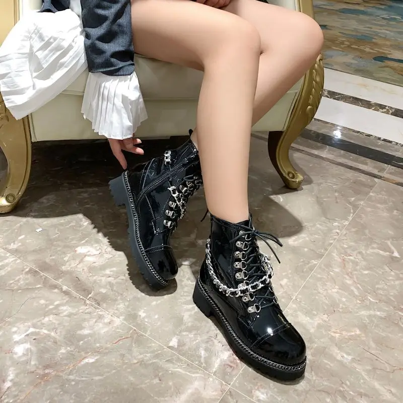 FITWEE; женские ботинки из натуральной кожи; зимняя обувь на плоской подошве в стиле панк; женские ботинки с металлическими цепочками и заклепками на молнии в готическом стиле; размер 34-41