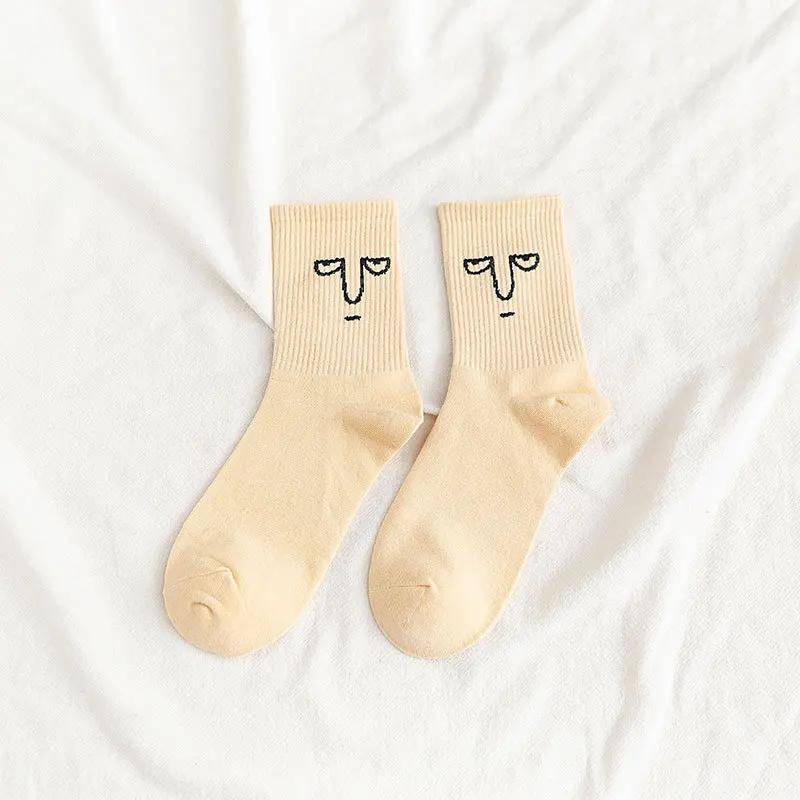 beige expression Вышитые Мультяшные забавные носки счастливые разноцветные конфеты кавай хлопковые зимние модные женские мужские пара милые носки для колледжа - Цвет: beige expression