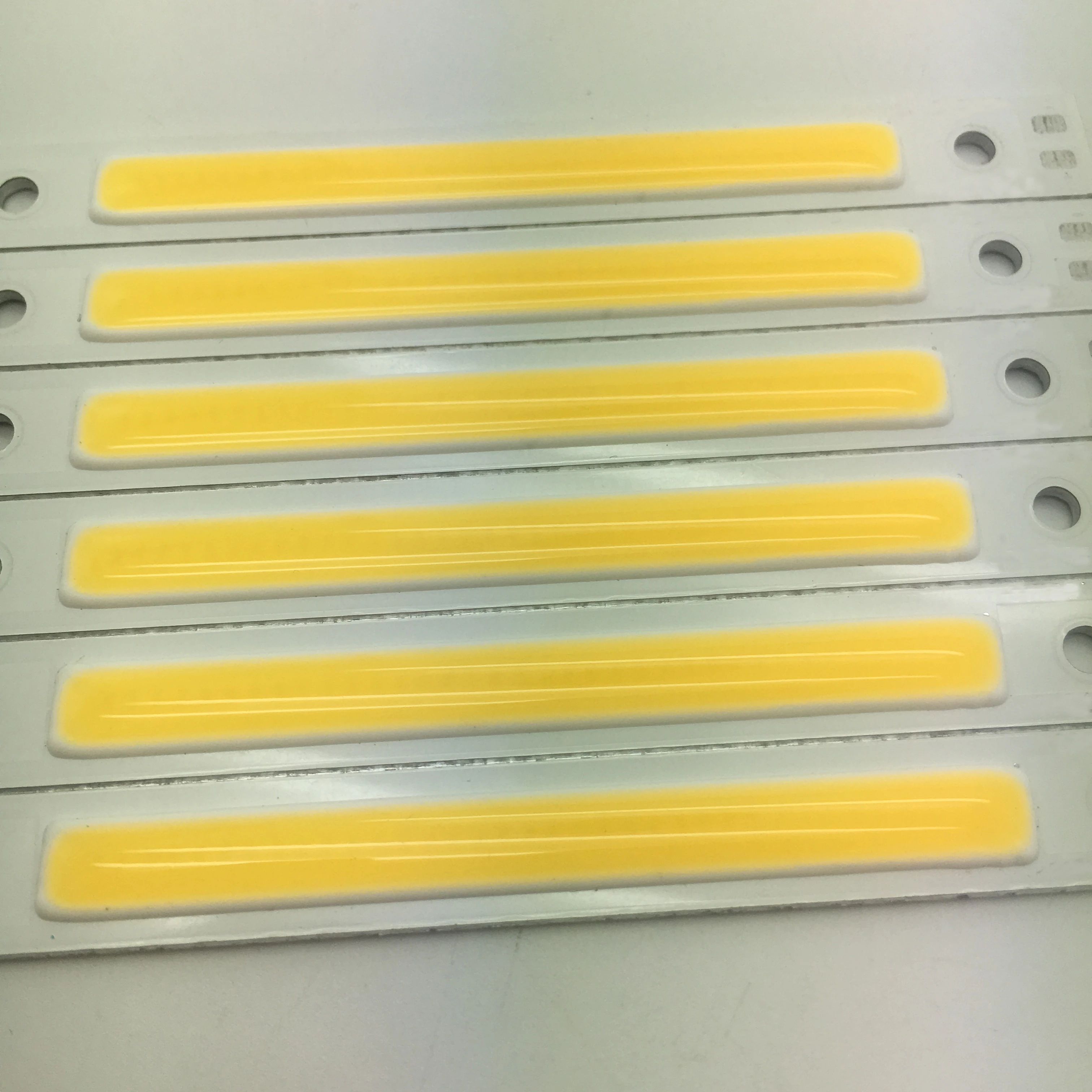 Рисунок 2 - светодиодные ленты COB DC9V 7 Вт